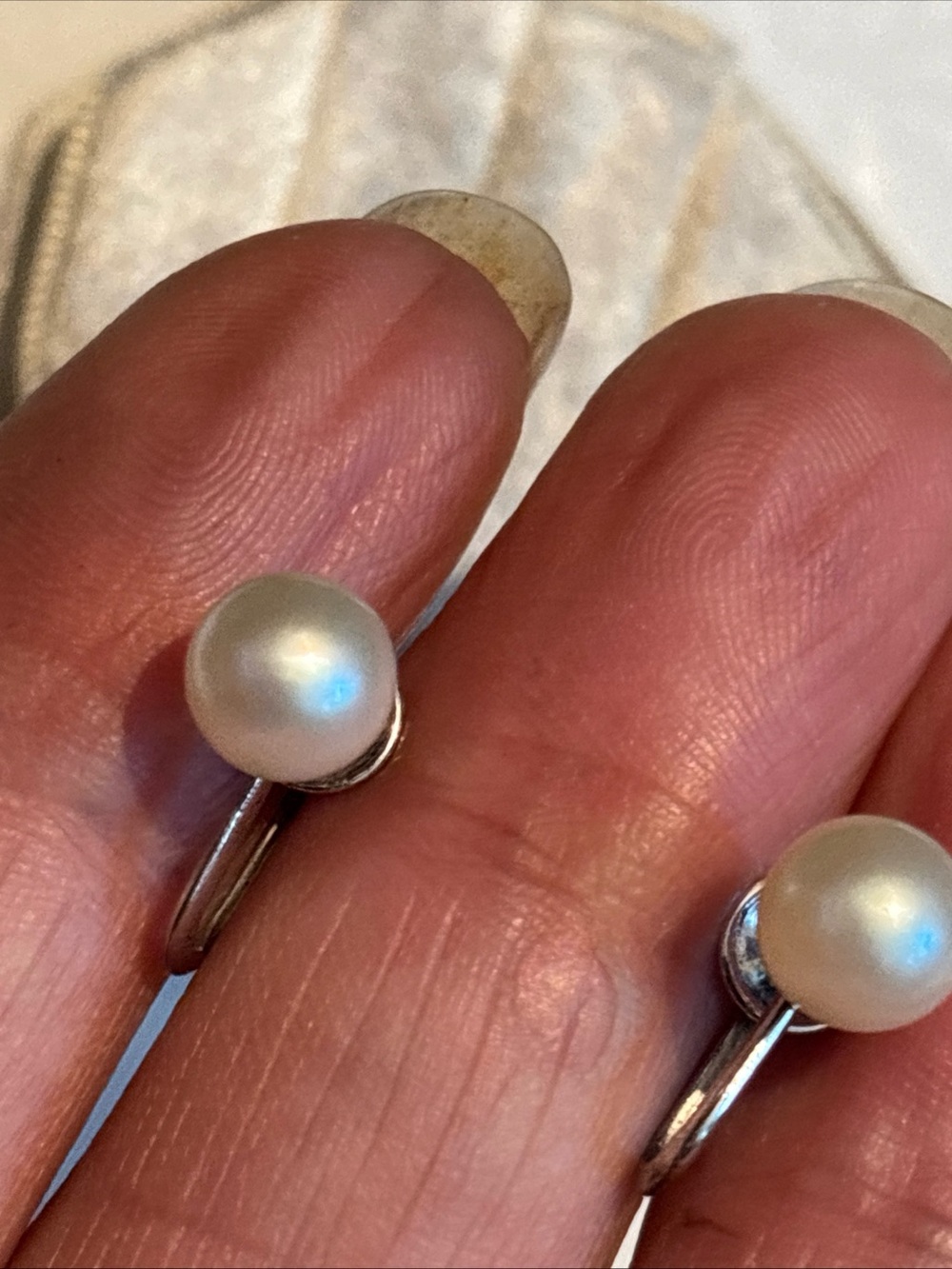Vintage Mikimoto sterling silver Akoya white pearls 8mm screw backs earrings - Picture 6 of 8
